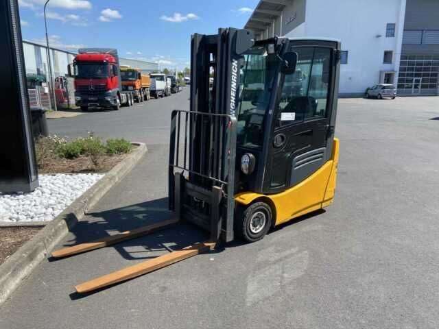 Carrello elevatore JUNGHEINRICH EFG 215 / Triplex: 4.35m! / STVZO / nur 3.255h! - Photo 2