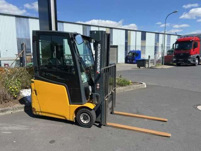 Carrello elevatore JUNGHEINRICH EFG 215 / Triplex: 4.35m! / STVZO / nur 3.255h! - Photo 7