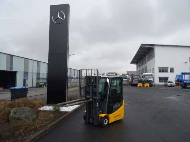 Carrello elevatore JUNGHEINRICH EFG 215 / Triplex: 4.35m! / SS / nur 1.421h! - Photo 2